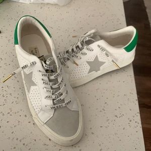 Barely worn vintage Havana star sneakers!